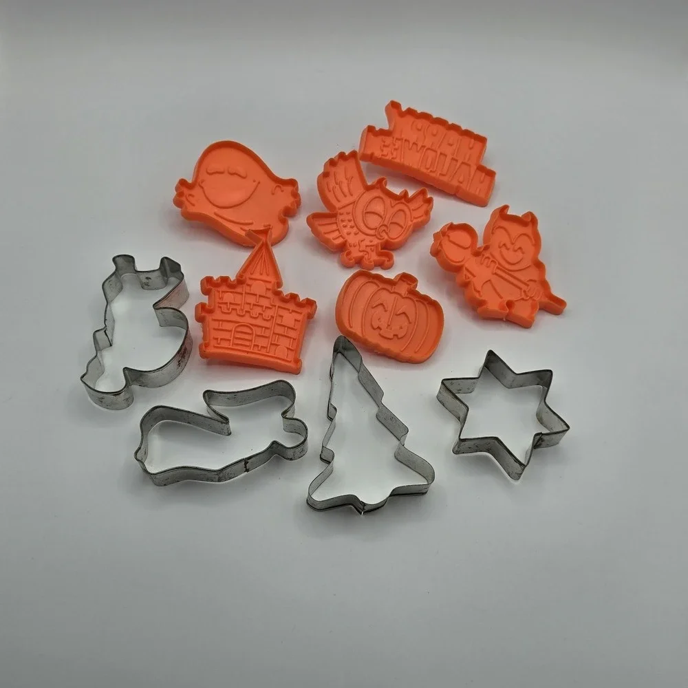 Vtg Spooky Cookie Cutters Set Halloween Baking Christmas Metal Plastic Owl Devil